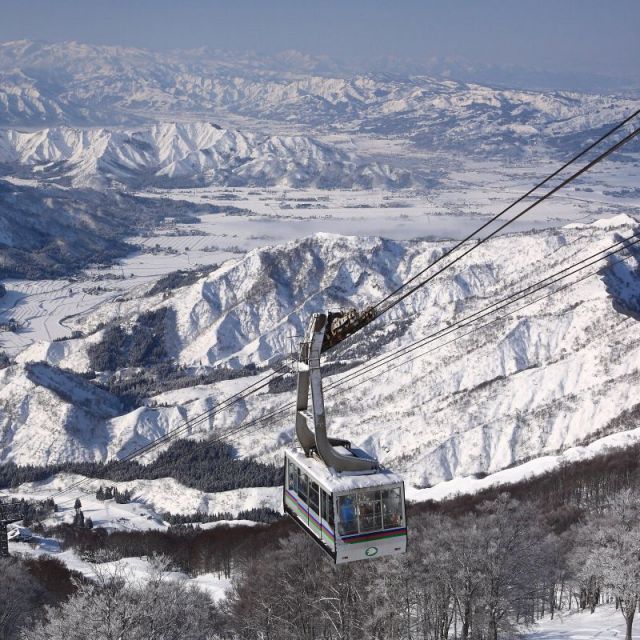 Muikamachi Hakkaisan Ski Resort