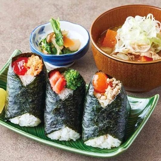 Tonbei ~ร้านข้าวปั้นโอนิกิริและซุปหมู~