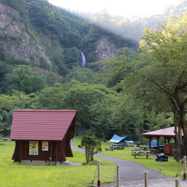 不動瀑布露營場