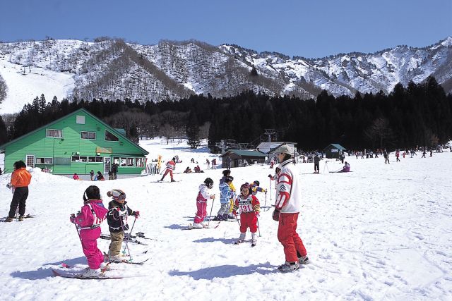 Nakazato Snow Wood Ski Resort